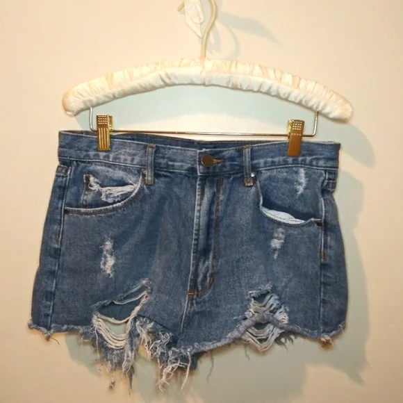 Articles Of Society Meredith Destroyed Hem Boho Denim Shorts In Valencia Wash - Picture 5 of 16
